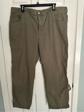 Men’s Columbia Olive Chino Pants
